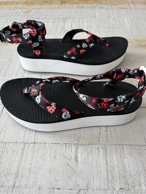 Teva Flatform Thong Sandals size 10 Persimmon Floral Ankle Strap Platform